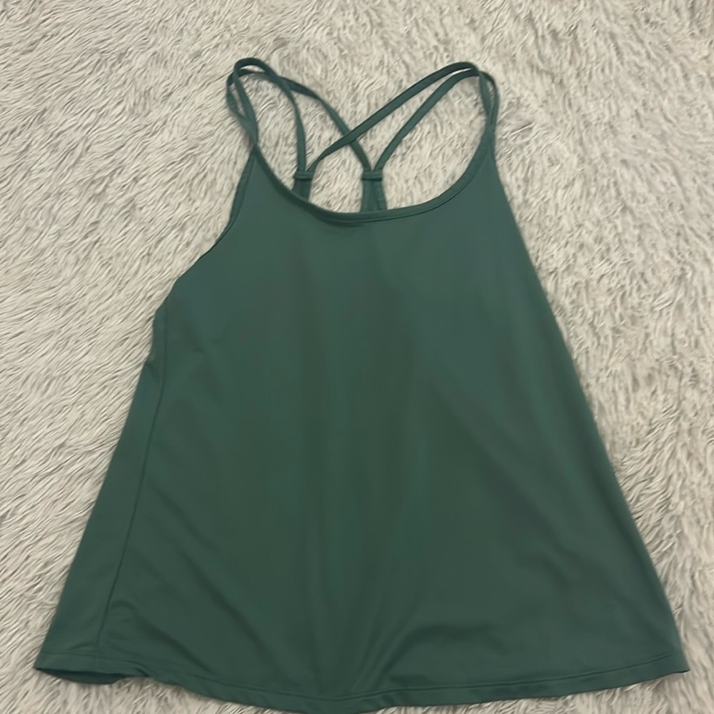Old navy active tank size small🎀